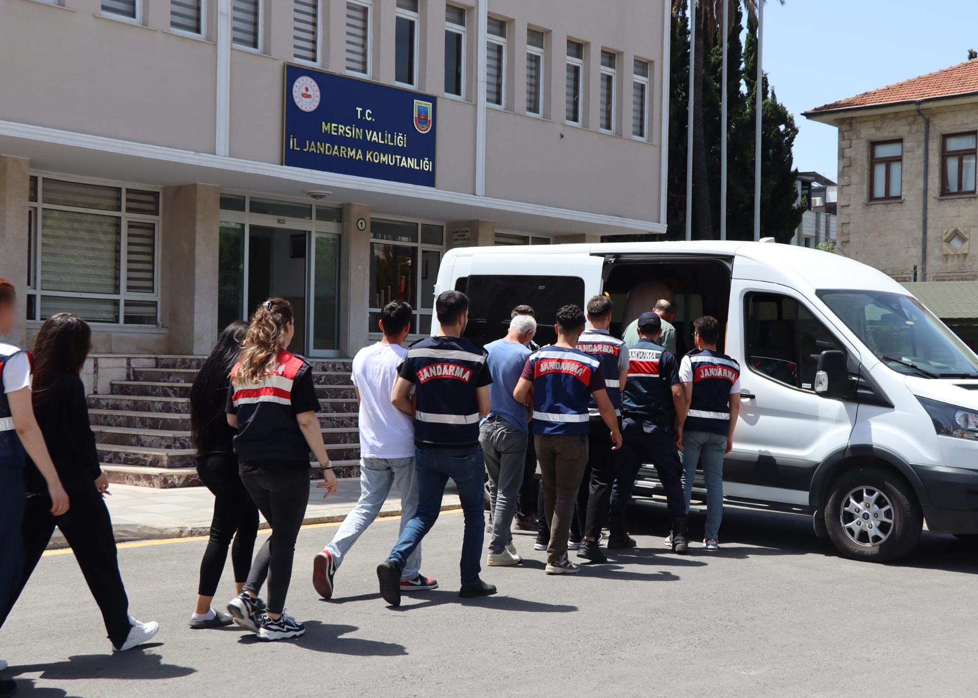 Mersin'de Yasadışı Bahis Operasyonu 11 Gözaltı (1)
