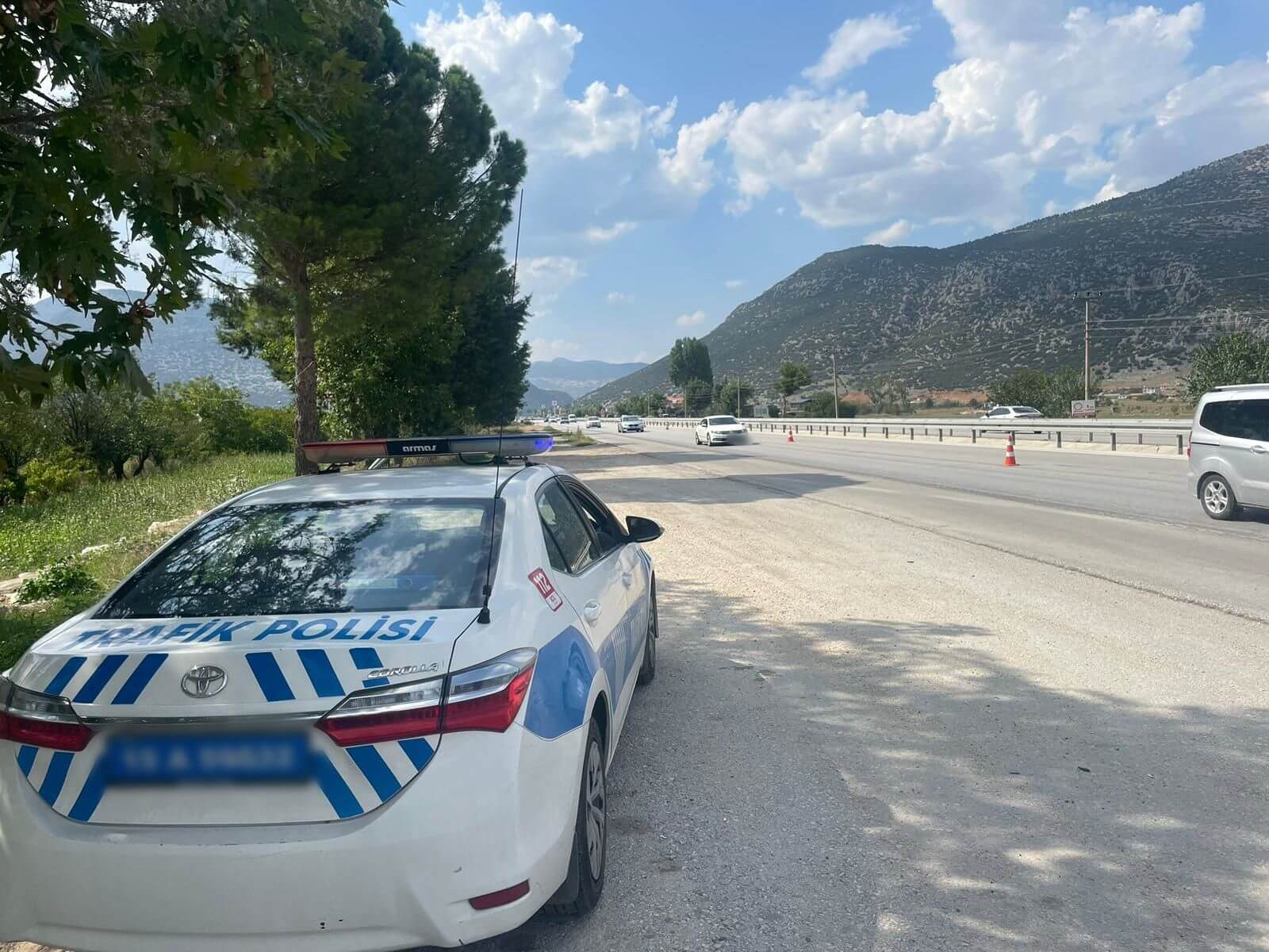 Burdur'da Trafik Kurallarına Uyumayan Sürücülere Para Cezası Yağdı 2