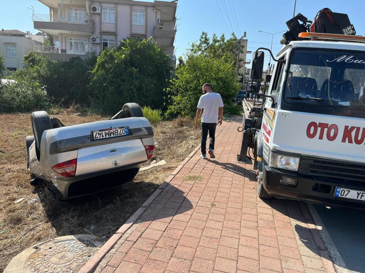 Babasinin Otomobiliyle Gezmeye Cikan Genc Takla Atan Aractan Burnu Kanamadan Kurtuldu 3