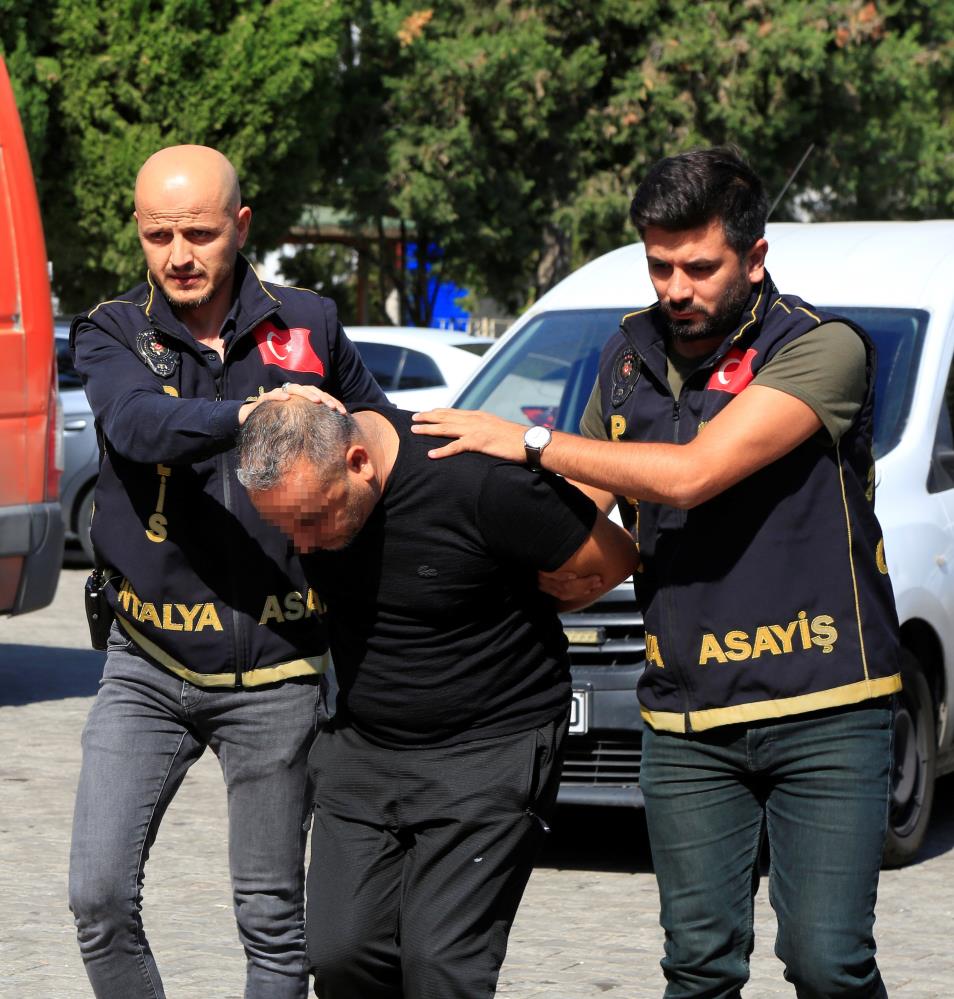 Antalya'da 22 Yaşındaki Ahmet, Kör Kurşuna Kurban Gitmiş 3