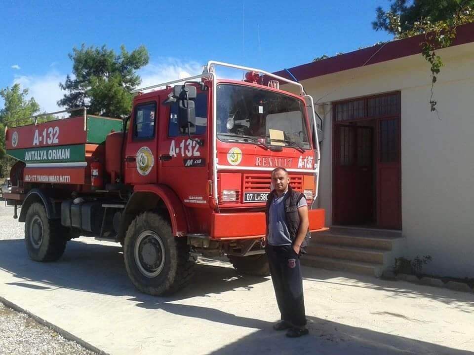 Halı Saha Maçı Sonrası Kalp Krizi! Arazöz Operatörü Hayatını Kaybetti (2)