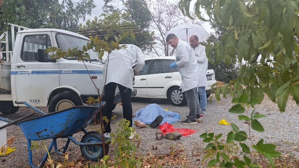 Karısını Av Tüfeğiyle Öldürüp Aynı Silahla Intihar Etti 2