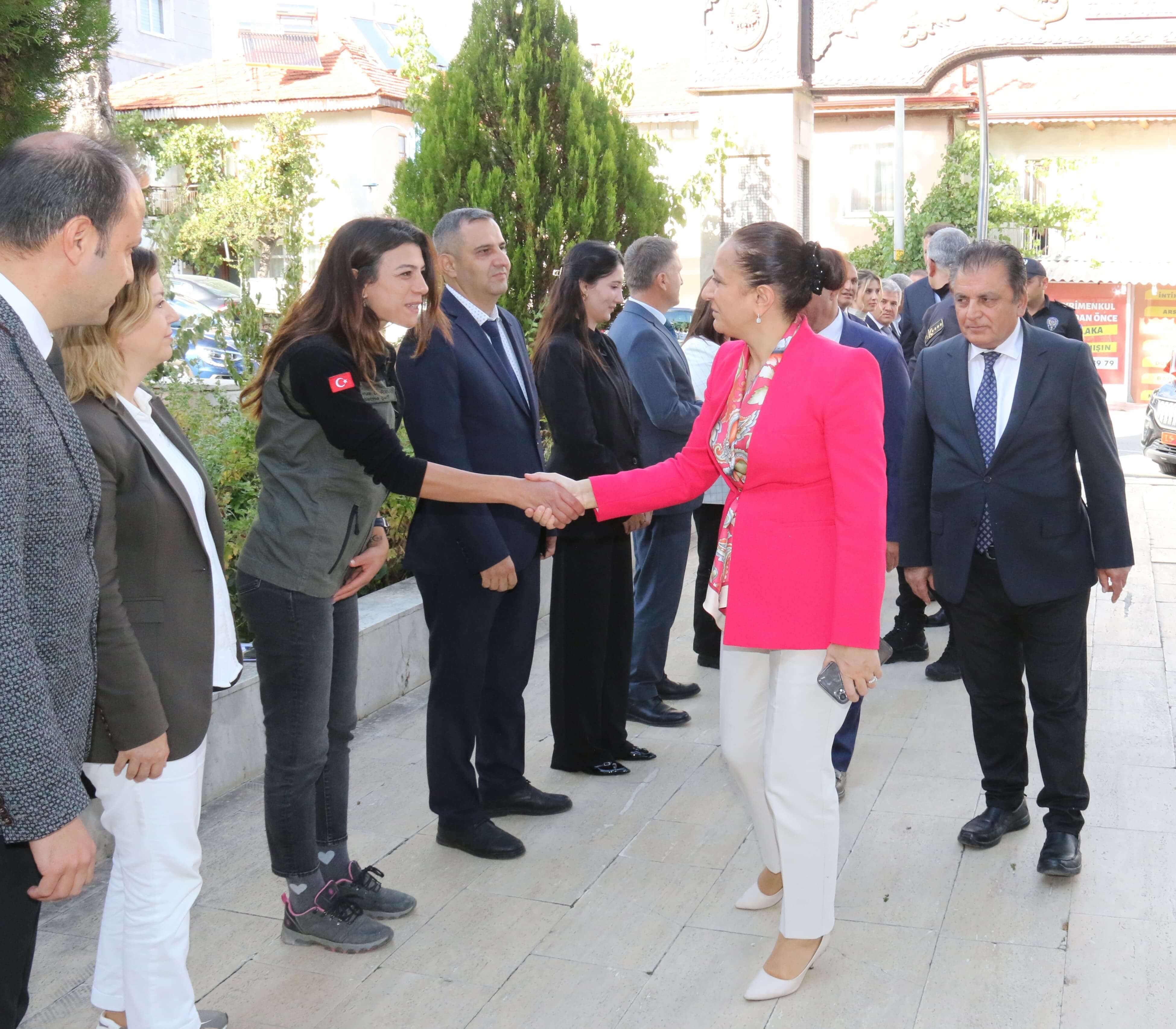 Vali Bilgihan'dan Ağlasun'da Şehit Ailesi Ve Sagalassos Antik Kenti'ne Ziyaret (2)