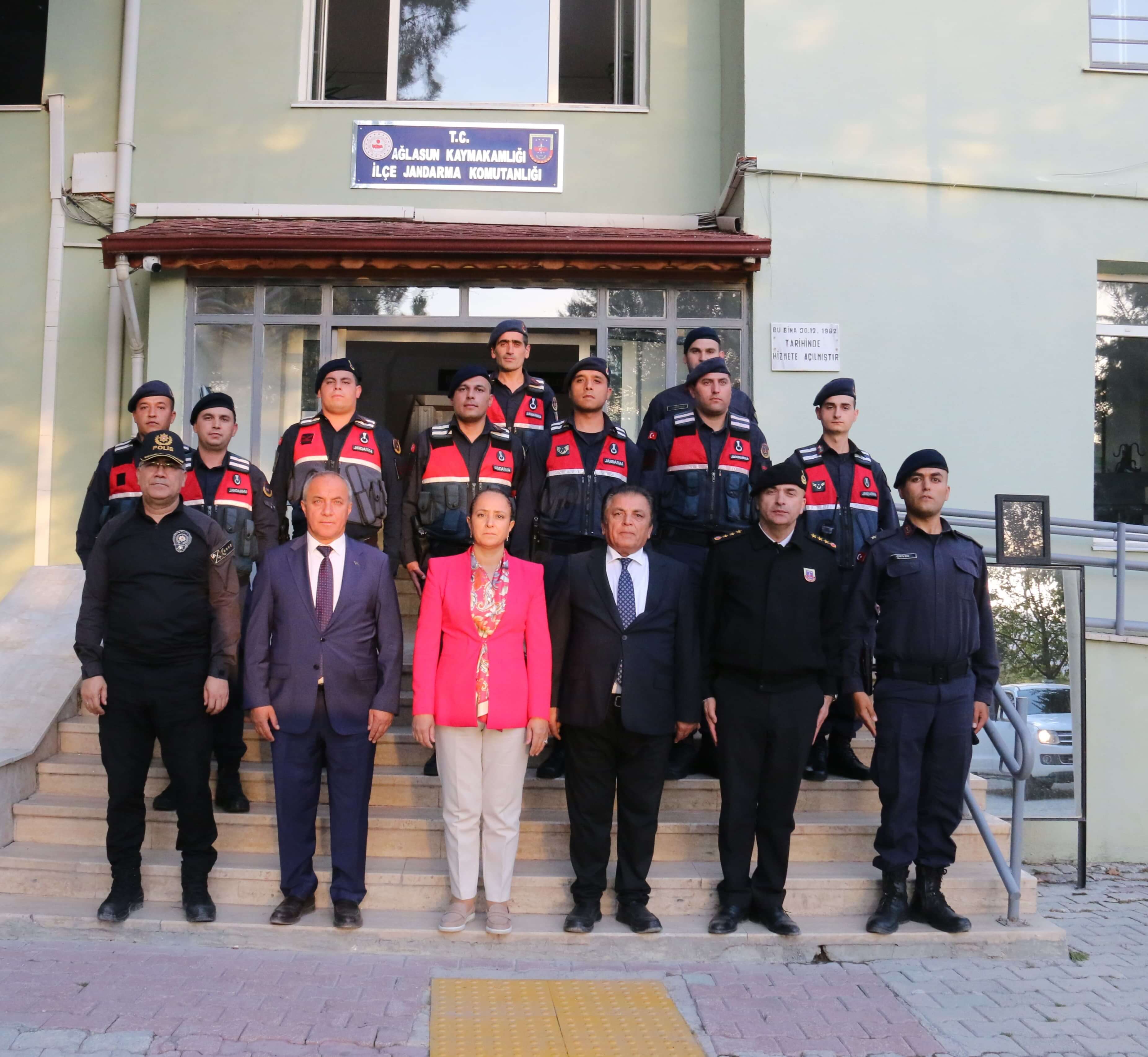 Vali Bilgihan'dan Ağlasun'da Şehit Ailesi Ve Sagalassos Antik Kenti'ne Ziyaret (3)