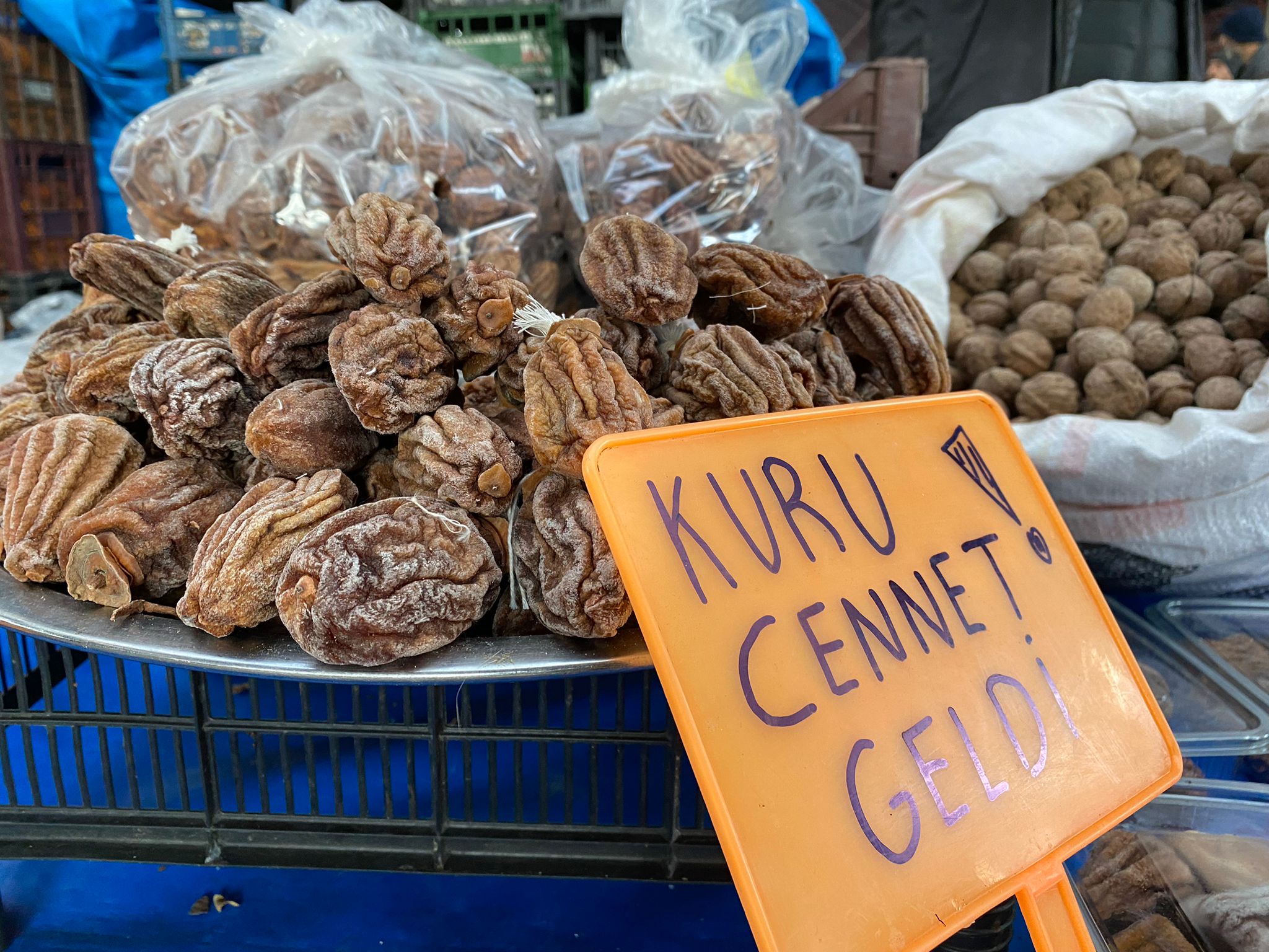 Burdur Salı Pazarı Cennet Elması 3