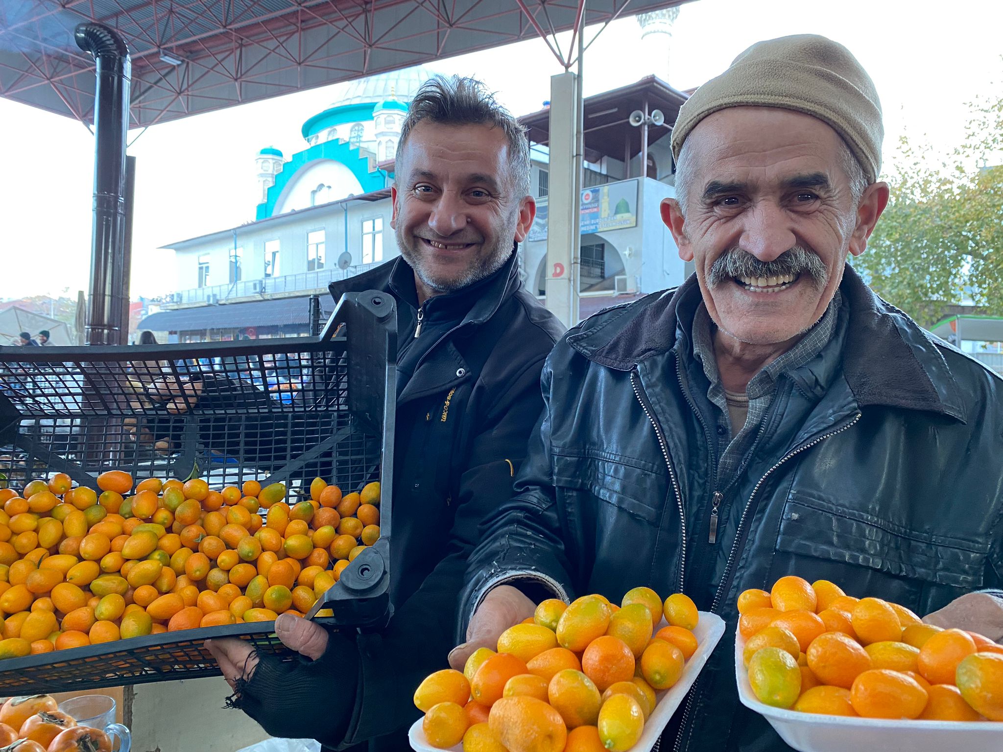 Burdur Salı Pazarı’na Yılın Ilk Kumkat Ürünü