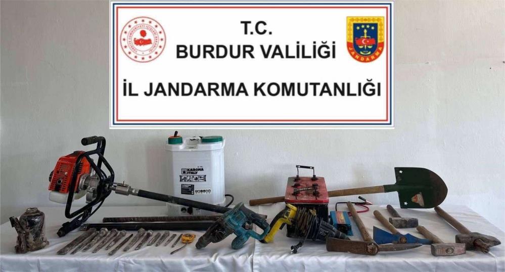 Burdur’da Jandarmanın 18 Günlük Operasyonlarında Yakalanan 5 Şüpheli Tutuklandı 4