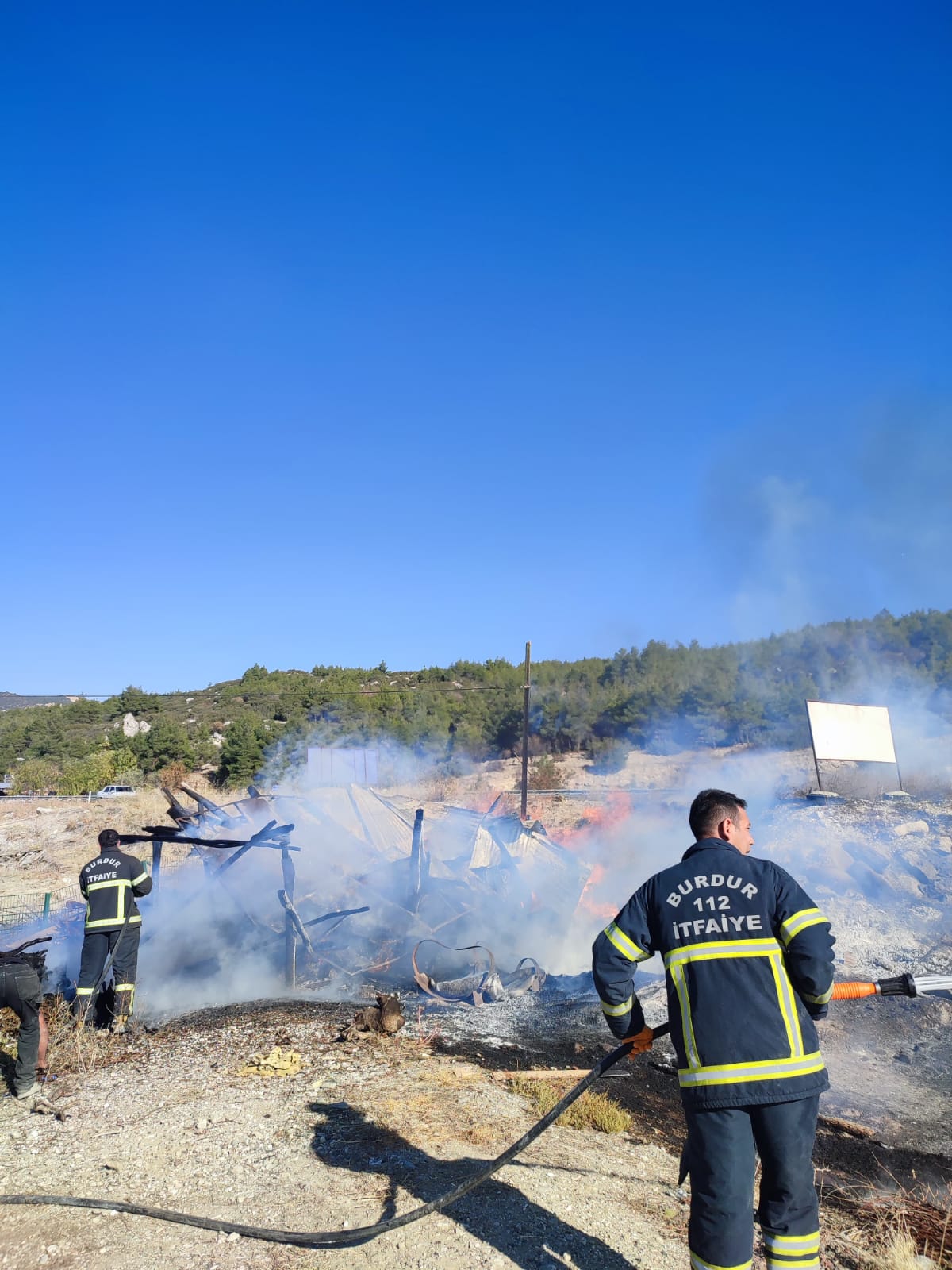 Burdur'da Odunluk Alevlere Teslim Oldu 3