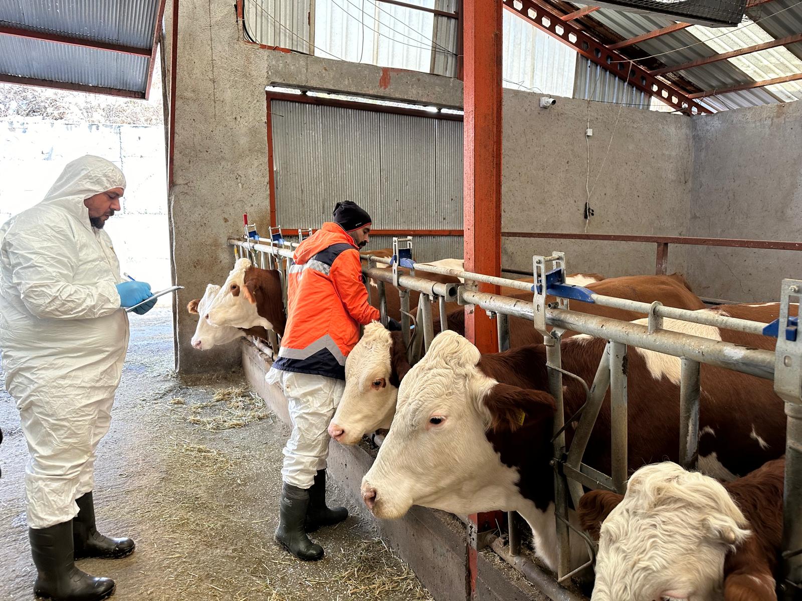 Burdur'da Üreticiler Için Destek Sürüyor