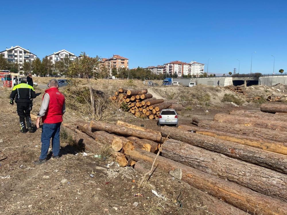 Isparta’da Bir Otomobilin Kontrolden Çıkarak Virajı Alamadı 2