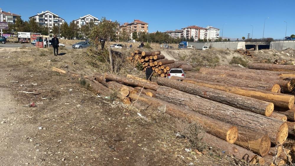 Isparta’da Bir Otomobilin Kontrolden Çıkarak Virajı Alamadı