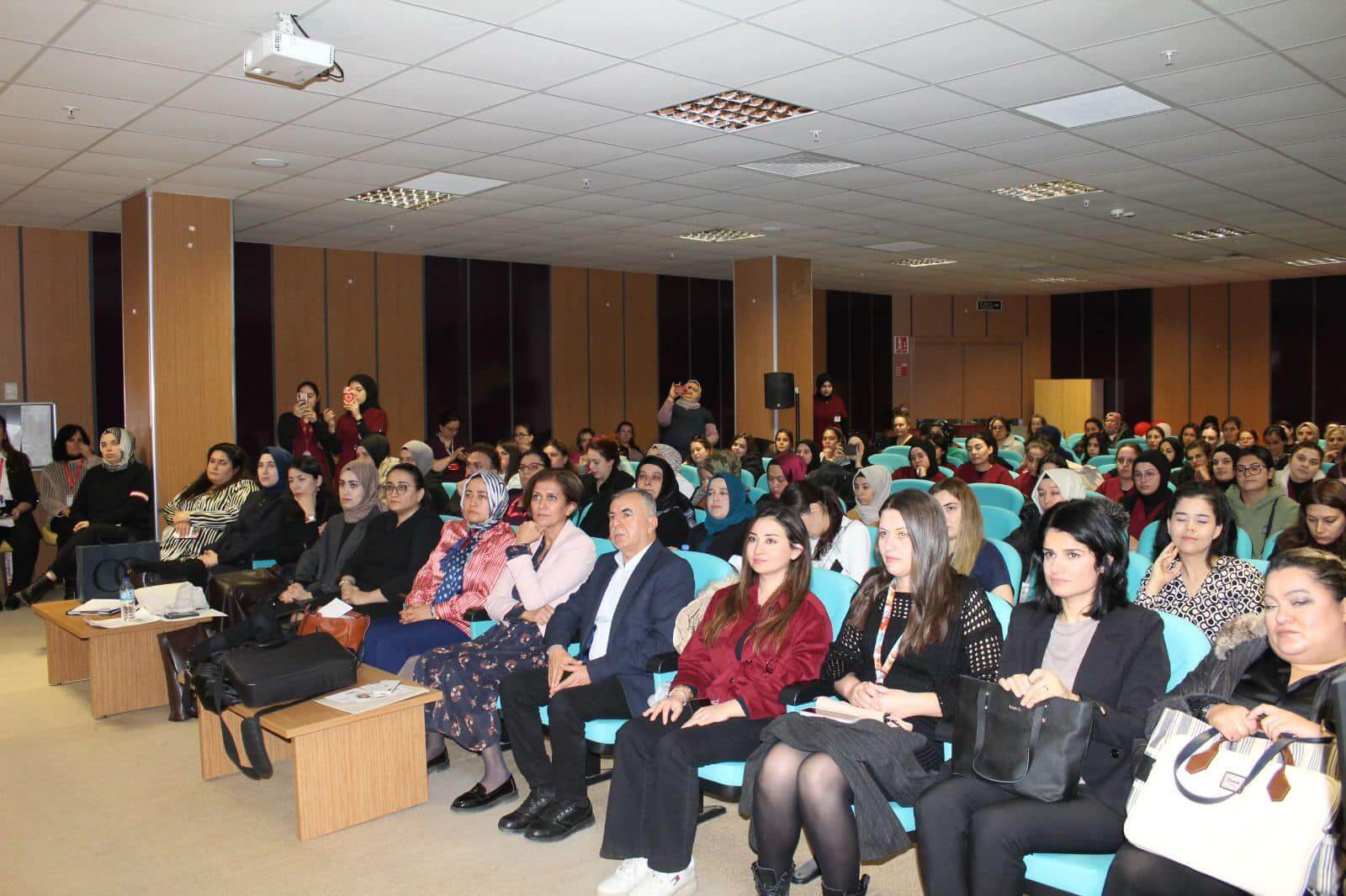 Bucak’ta Anne Adayları “Doğal Olan Normal Doğum”Da Buluştu (6)