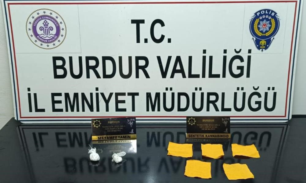 Burdur’da Durdurulan Araçta Uyuşturucu Çıktı