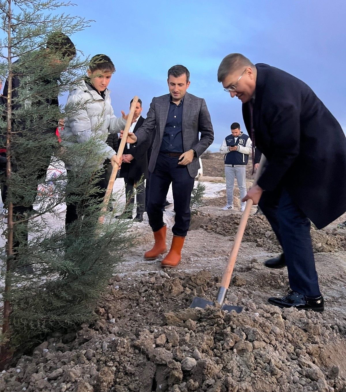 Burdur'da Ilk Fidan Selçuk Bayraktar'dan 2