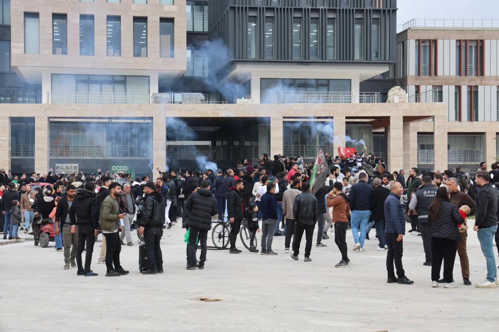 Esad Ülkeyi Terk Etti Adana'daki Suriyeliler Kutlama Yaptı 2