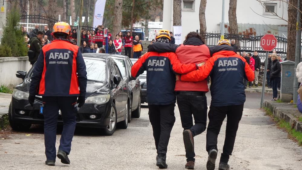 Burdur'da 4,2 Büyüklüğünde Deprem Tatbikatı Yapıldı 3