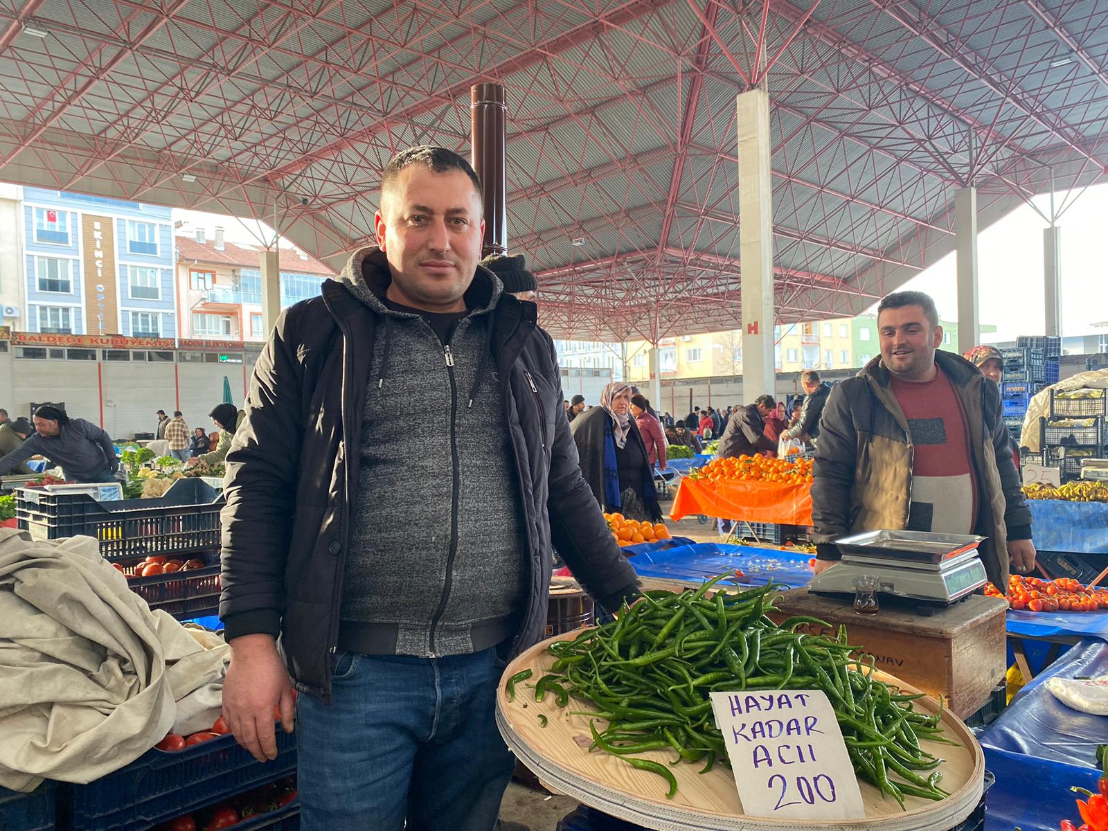 Burdur'da Acı Biberlerle Hayatın Gerçeklerini Anlatan Pazarcı