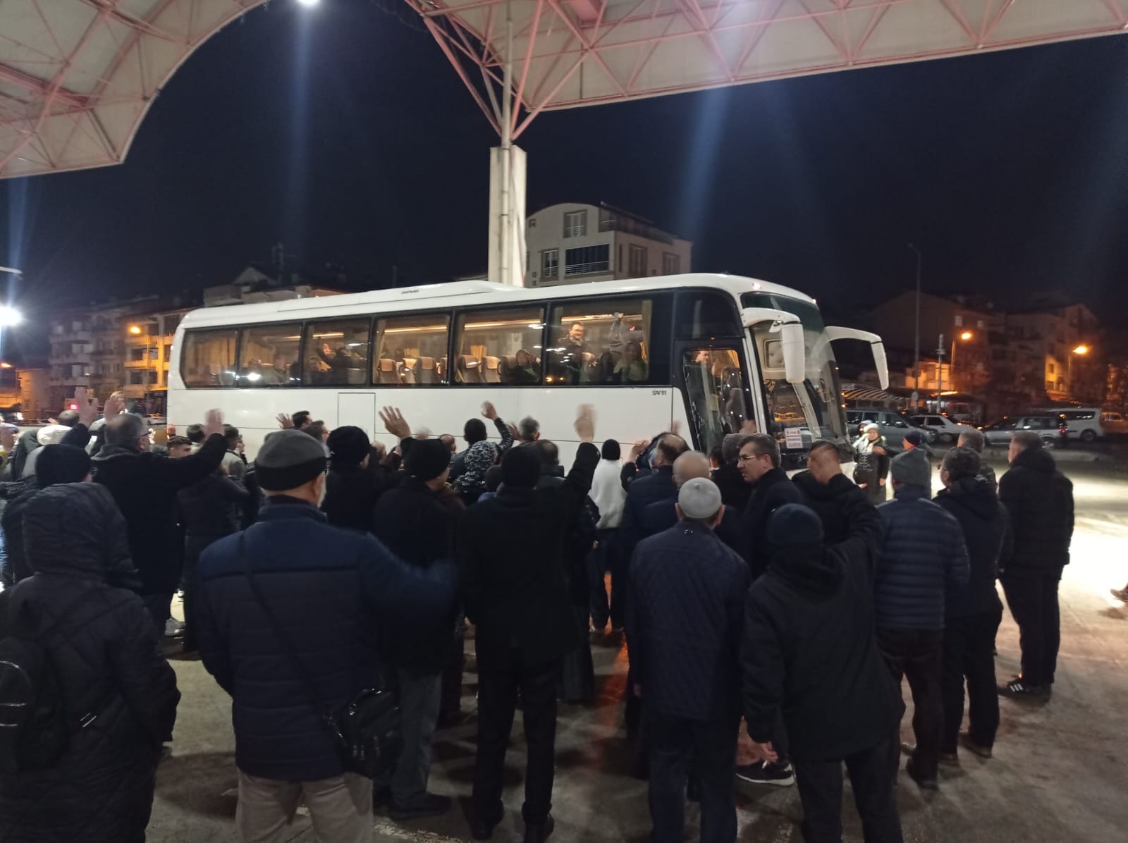 Burdur’dan Umre Kafilesi Kutsal Topraklara Uğurlandı 4