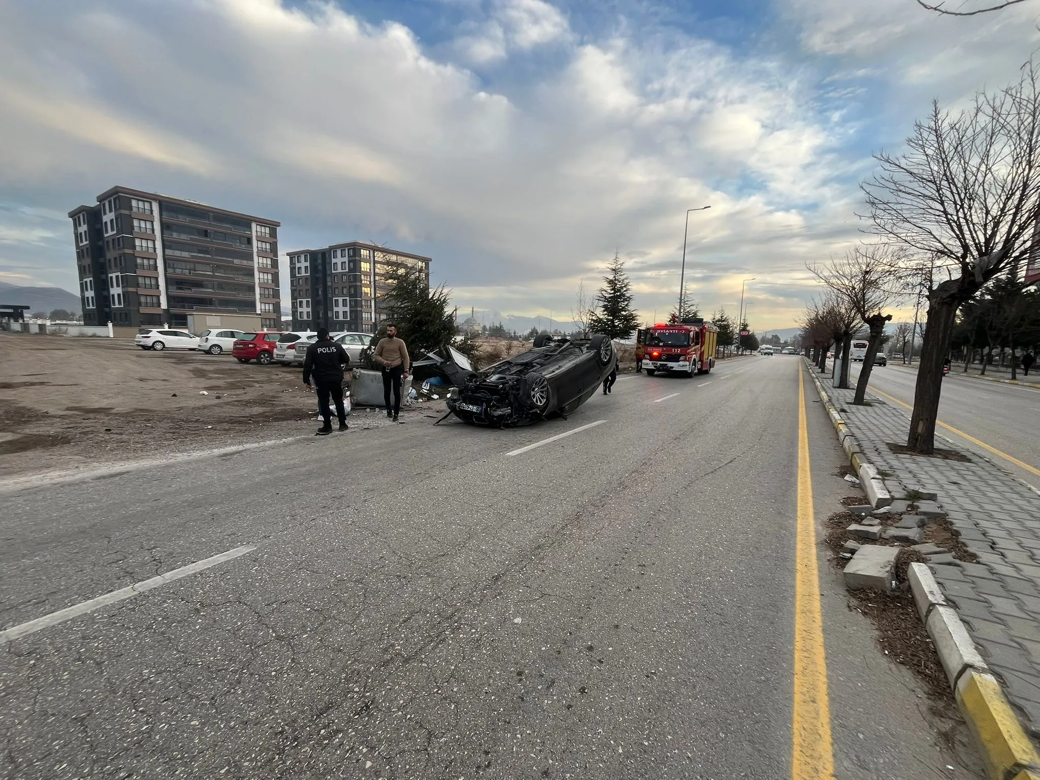 Otomobil Ağaca Carptı Isparta