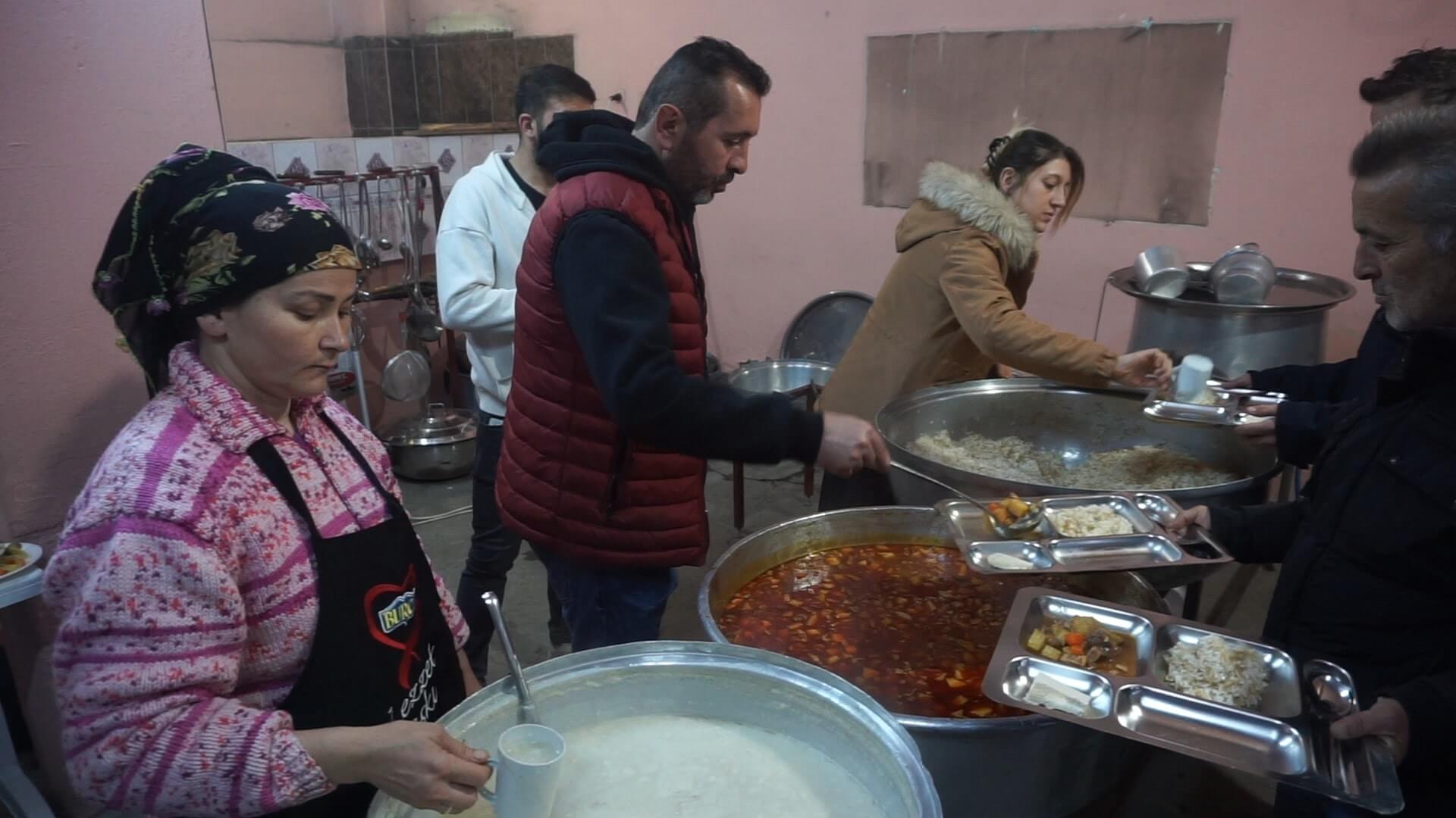 Burdur'da Köylüler Imece Usulü Iftar Yapıyor (1)