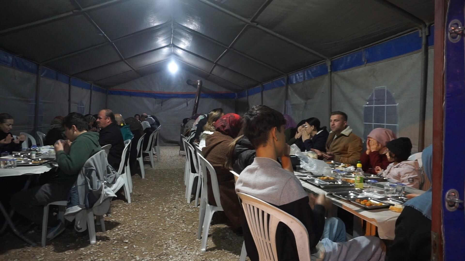 Burdur'da Köylüler Imece Usulü Iftar Yapıyor (2)