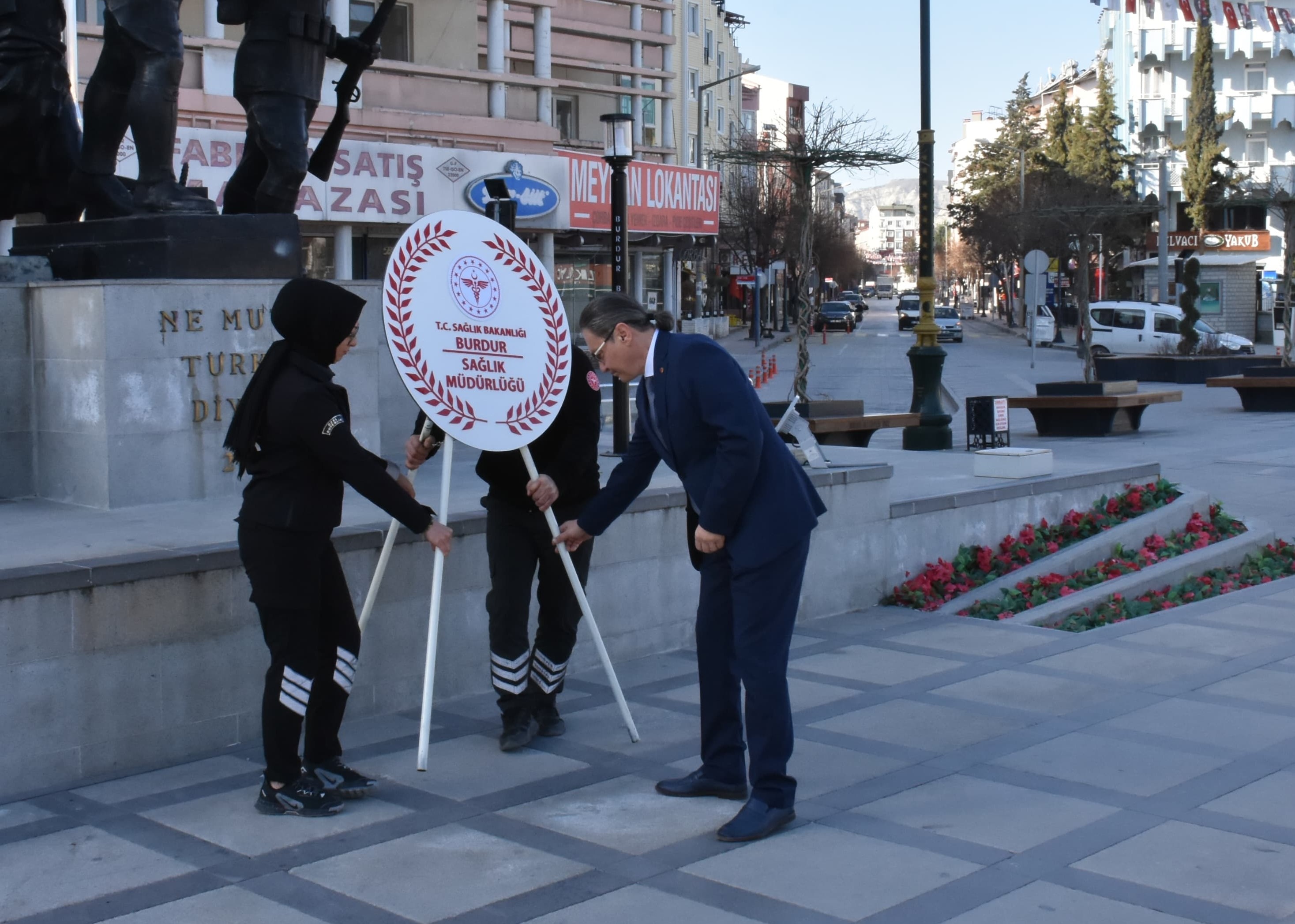 “Sağlık Çalışanları Fedakârca Mücadele Ediyor” (3)