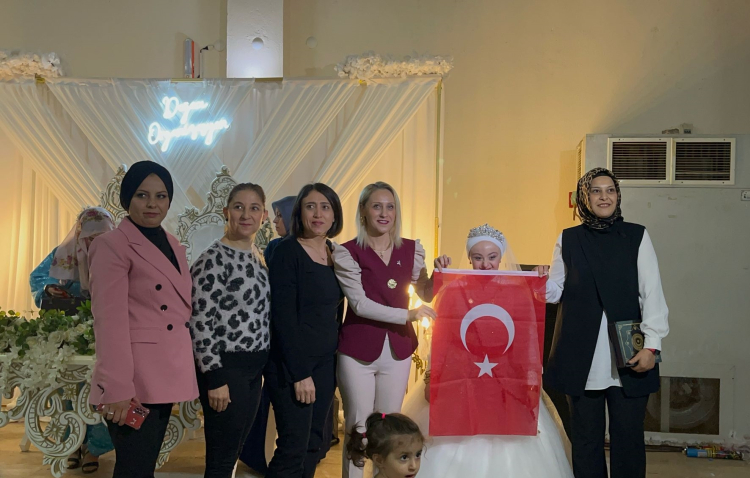 Aa 20250408 37564228 37564227 Ispartali Down Sendromlu Rabianin Dugun Hayali Gercek Oldu 1744100714 544 X750