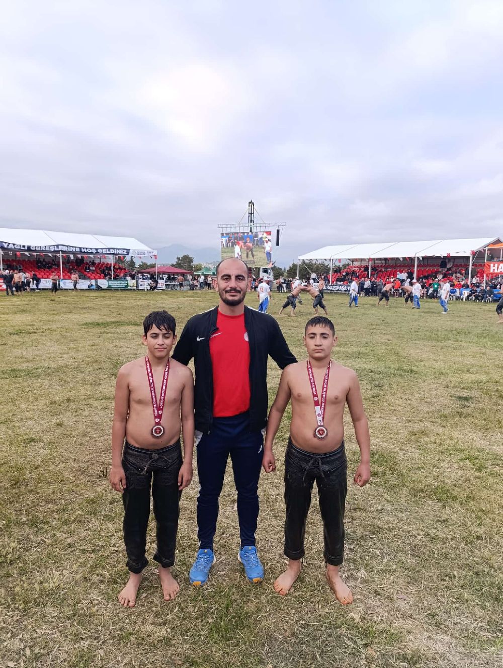 Burdur Un Gururu Oldular Antalya Da Kursuye Ciktilar D X5X I