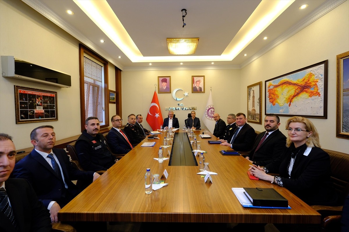 Icisleri Bakan Yardimcisi Munir Karaloglu Ortada Burdur Valiligi 039 Ni Ziyaret Etti Ziyarette 806858