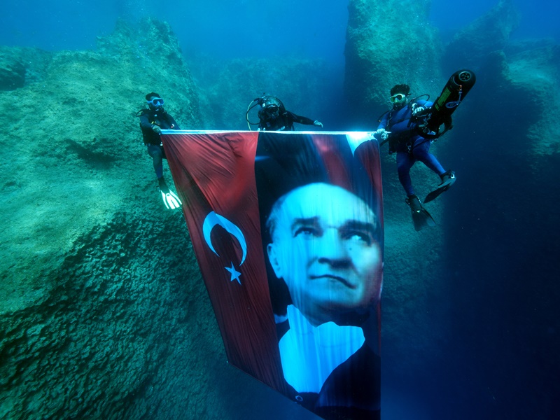 Su Altı 19001