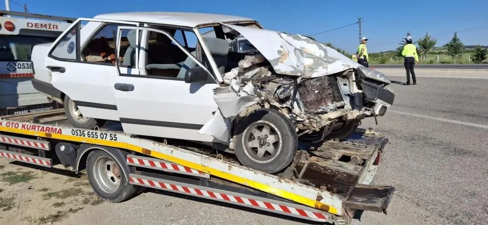 Tutun Iscilerini Tasiyan Otomobil Carpisti 1