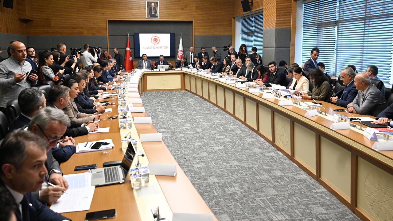 Adalet Komisyonu Aa 2366005