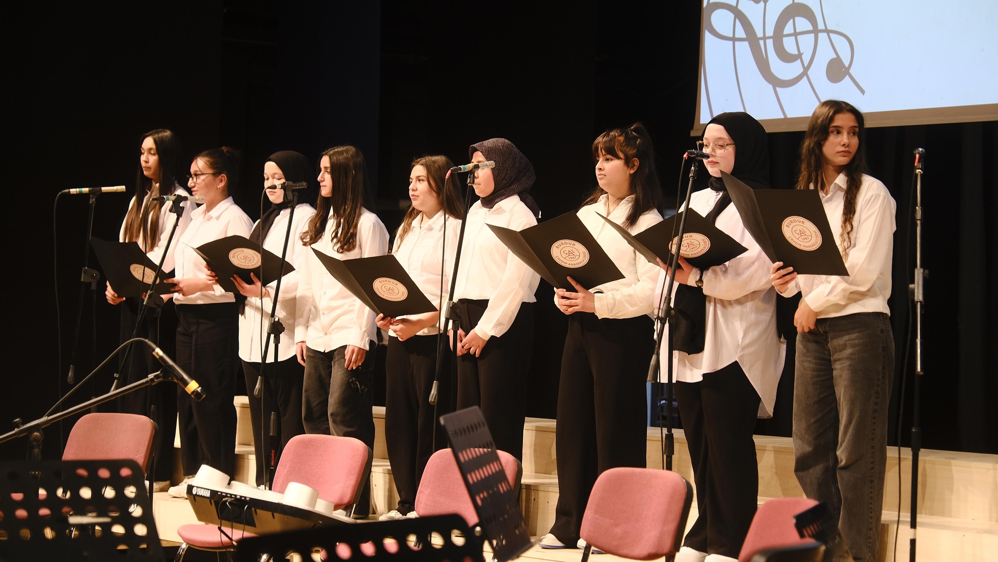 Burdur Okul Korosu (1)-1