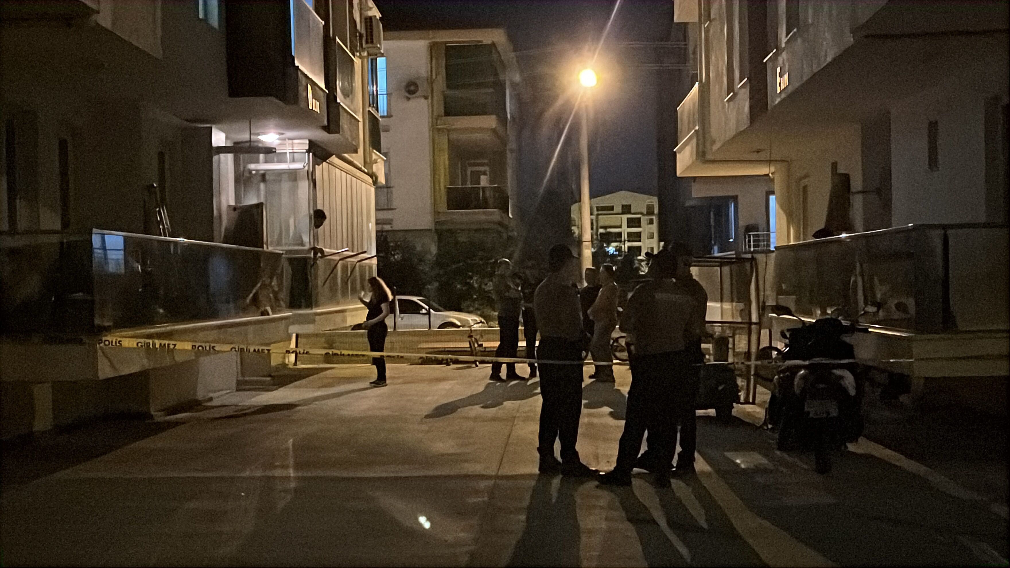 Burdur’da Kadın Cinayeti 36 Günlük Bebeğinin Yanında Bıçaklanarak Öldürüldü10