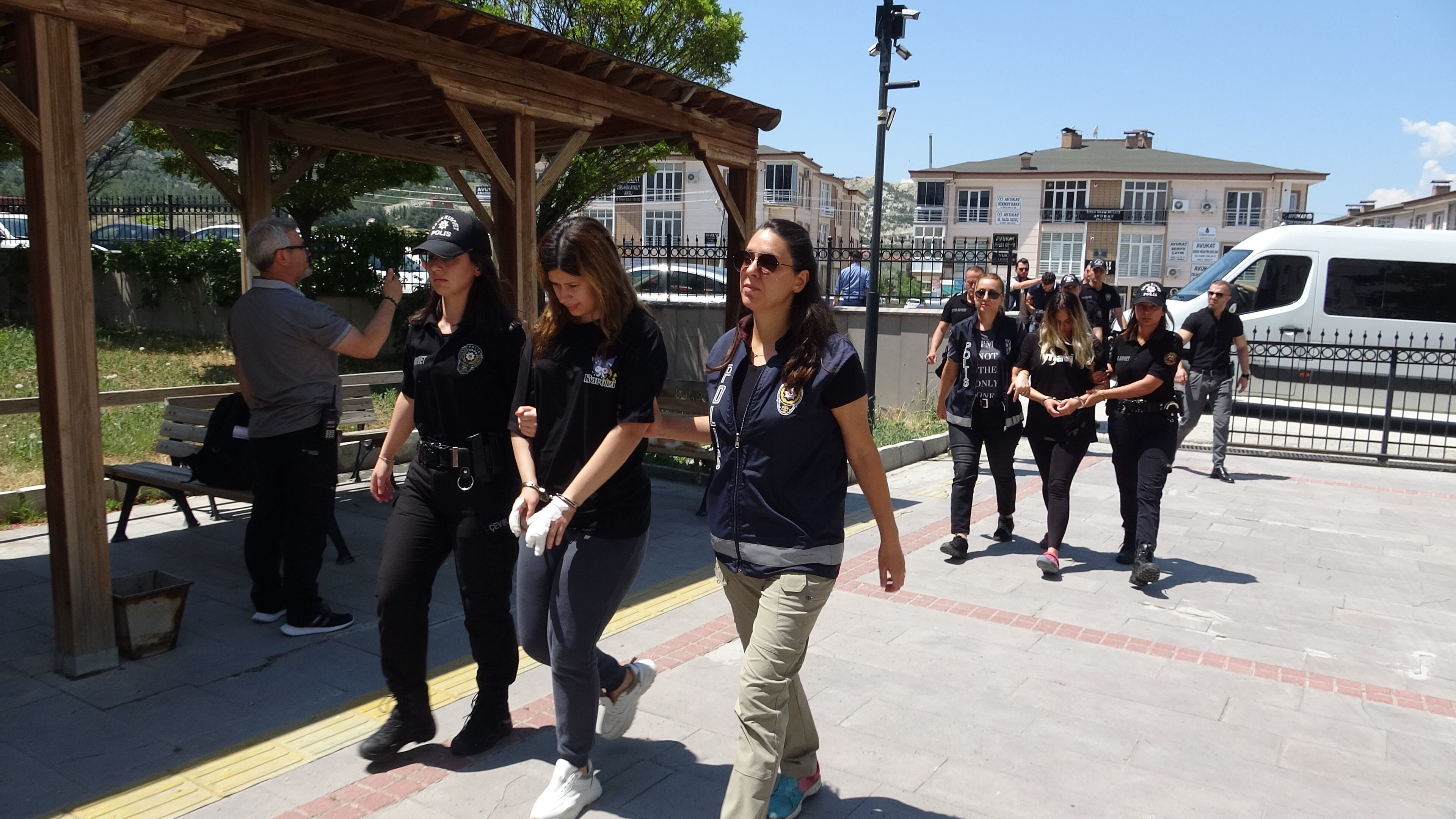 Burdur’daki Kadın Cinayetinde 3 Kişi Tutuklandı1
