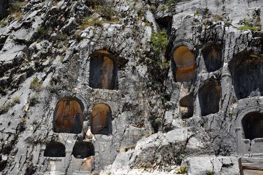 Burdur Gezilecek Yerler Sagalassos Antik Kenti Fotograflari Kuzey Nekropolu Kaya Mezarlari Turkey Sagalassos Ancient City The Arcosolia In The Northern Necropolis