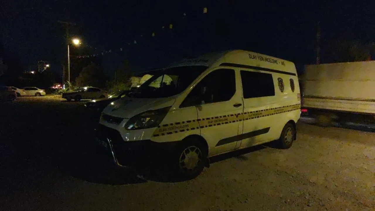 Antalyada Gece Saatlerinde Dehset Pes Pese Tetige Basti 3349732 202607261102 1