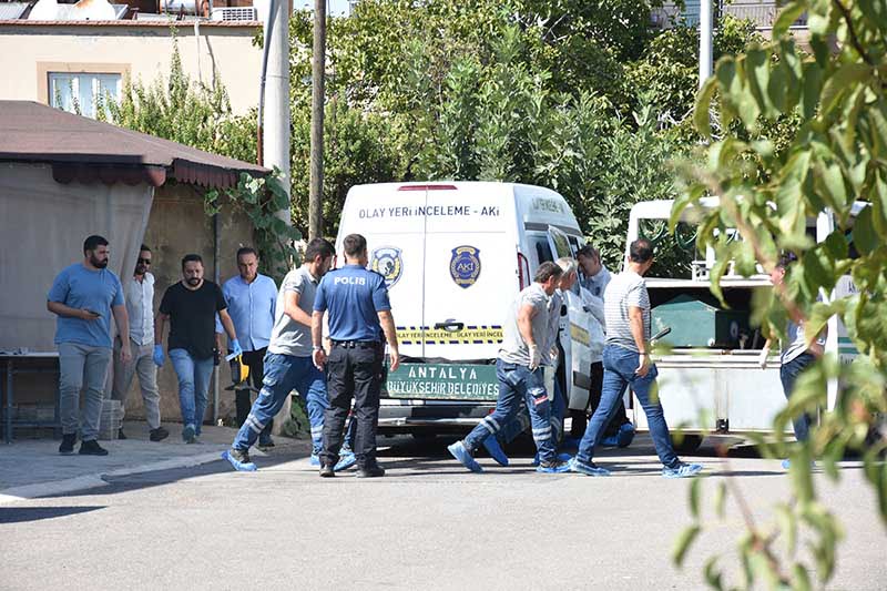 Antalya'da bir kadın eşi tarafından av tüfeğiyle öldürüldü