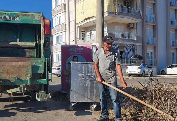 CAMİ TUVALETİNDE 7 MİLYON LİRALIK ÇEK BULDU, 