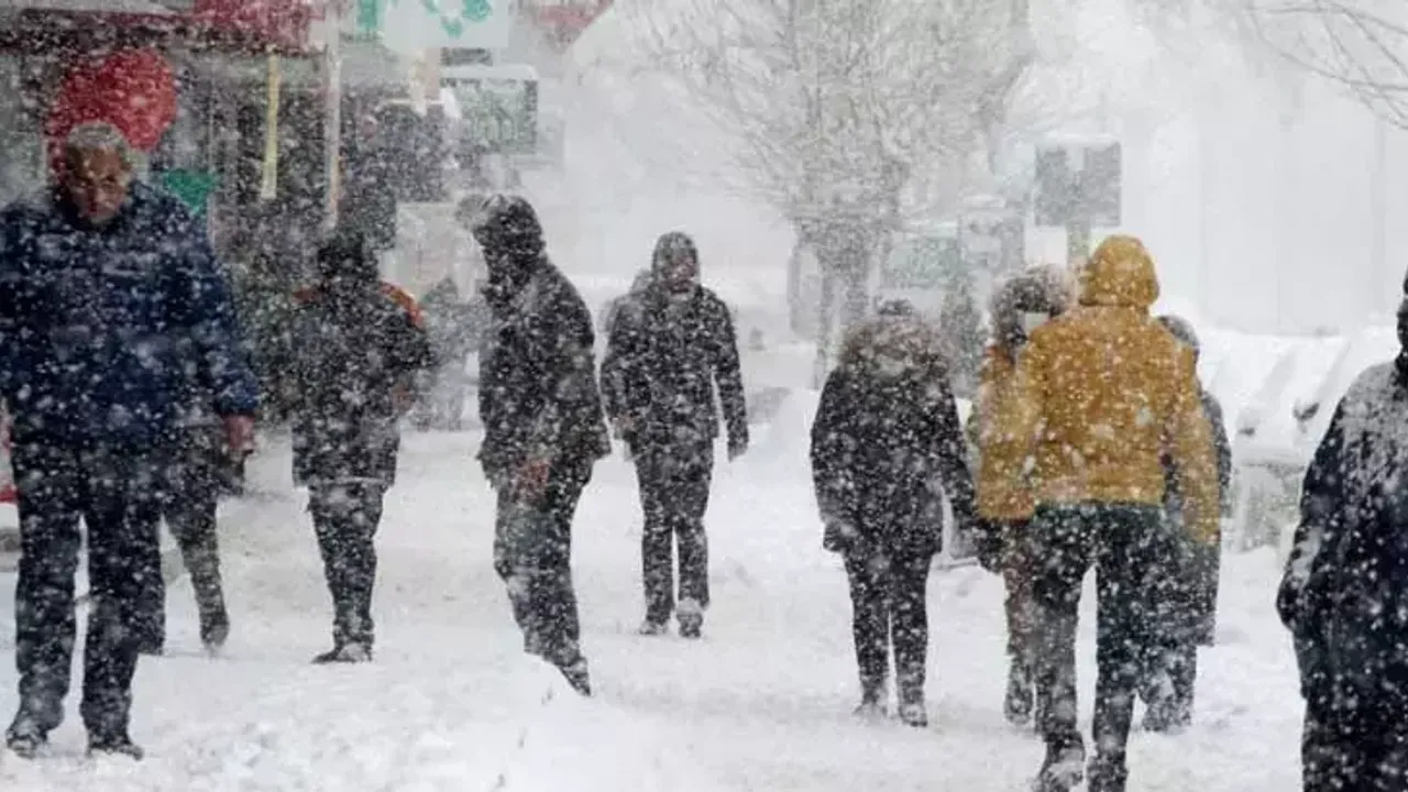 İSTANBUL'A KAR NE ZAMAN YAĞACAK! Kar yağışı için gözler yeni haftada! Meteoroloji ve AKOM'dan peş peşe uyarılar - Burdur Haberleri-Burdur Yenigün Gazetesi