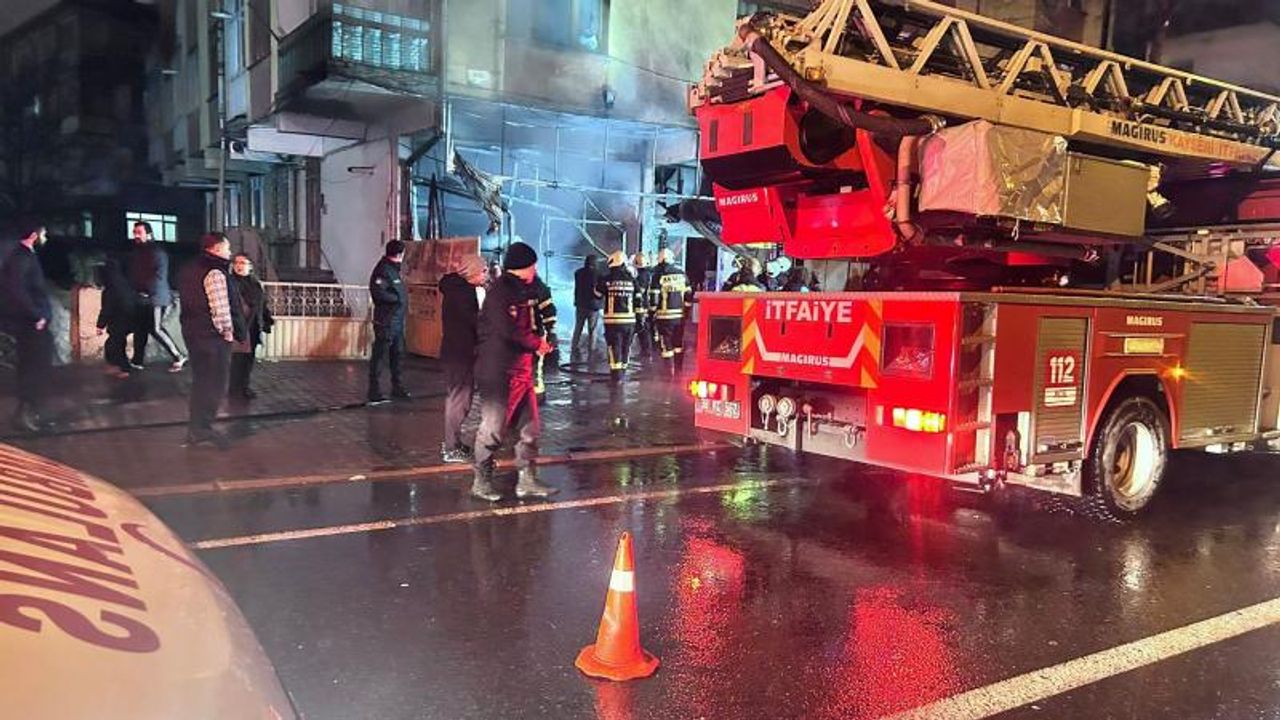 Kayseri'de lastik dükkanında yangın