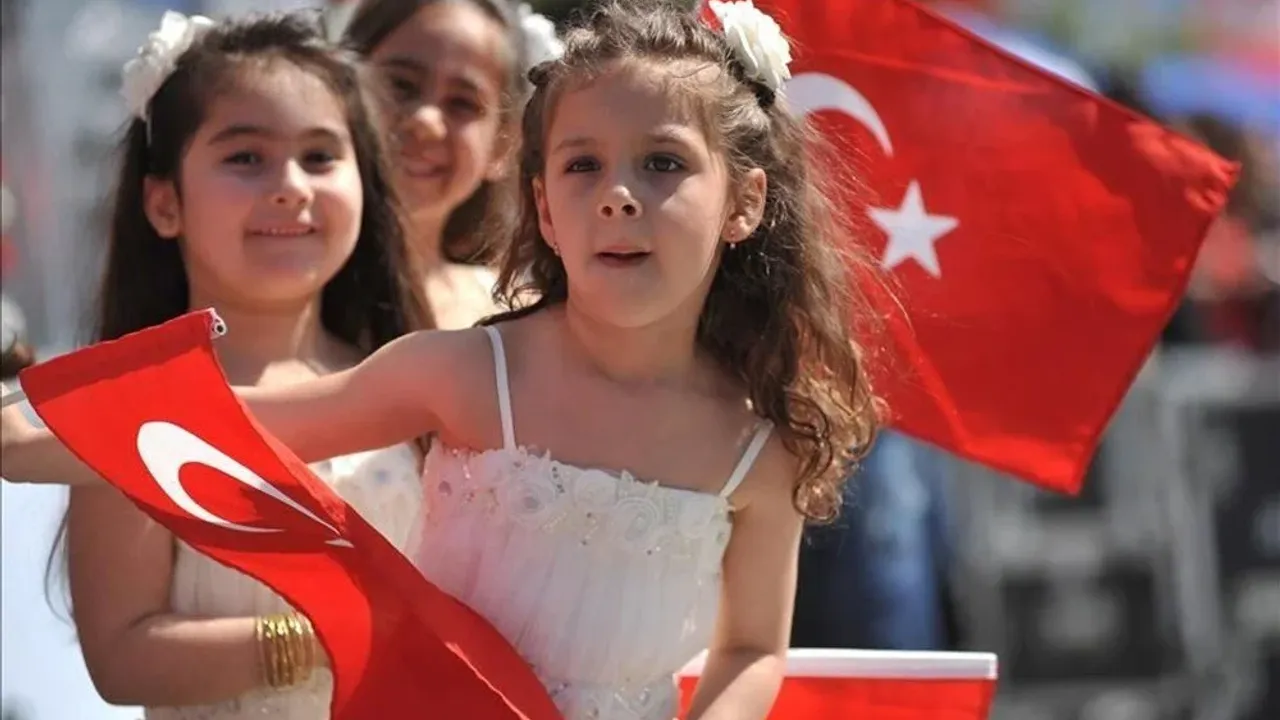 23 Nisan tatil mi? 23 Nisan salı günü okullar tatil mi, yarım gün mü? -  Burdur Haberleri-Burdur Yenigün Gazetesi