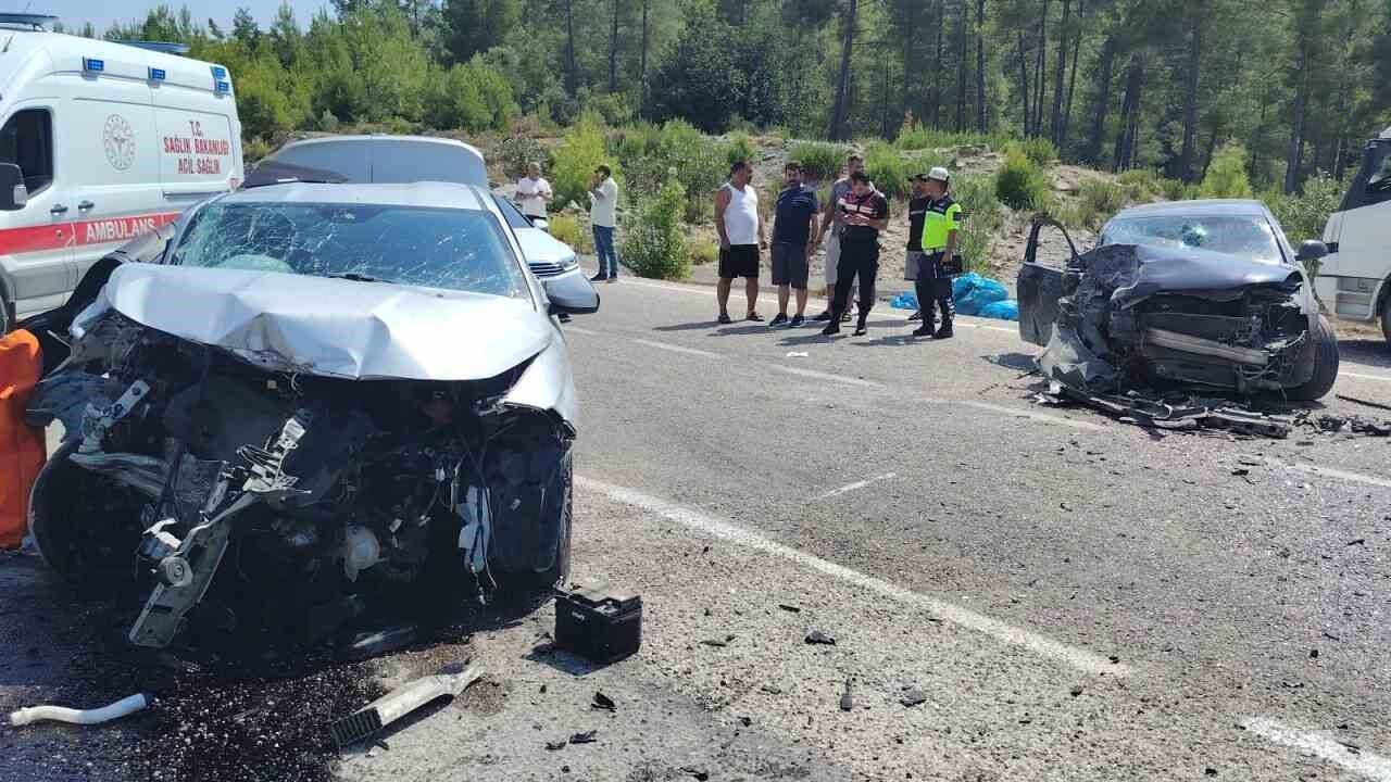 Otomobil ile motosiklet çarpıştı: 2 yaralı