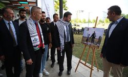 Filistinli öğrenciler ailelerinden gelen fotoğraflarla Alanya'da sergi açtı