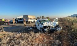 Şanlıurfa'da minibüsle otomobil çarpıştı: 12 yaralı