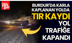 Burdur'da Karla Kaplanan Yolda Tır Kaydı: Yol Kapandı