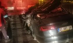 Mersin'de otomobil tıra arkadan çarptı: 1 ölü, 3 yaralı