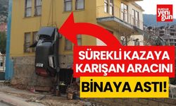 Sürekli kazaya karışan otomobilini binaya astı