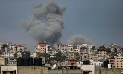 İsrail'in 173 gündür saldırılarını sürdürdüğü Gazze'de can kaybı 32 bin 490'a çıktı