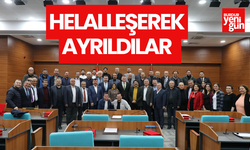 MECLİS ÜYELERİ HELALLEŞEREK AYRILDILAR